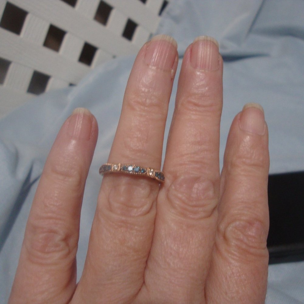 14k rose gold blue diamond band ring size 6.25